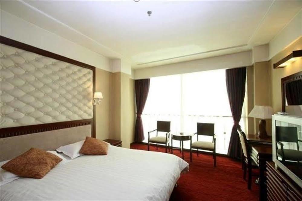 Qingpu Family Hotel Shanghai Exterior photo